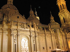 La Basílica de noche